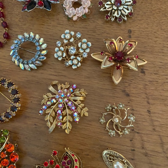Lot of 14 Exquisite Vintage Brooches - Picture 3 of 4